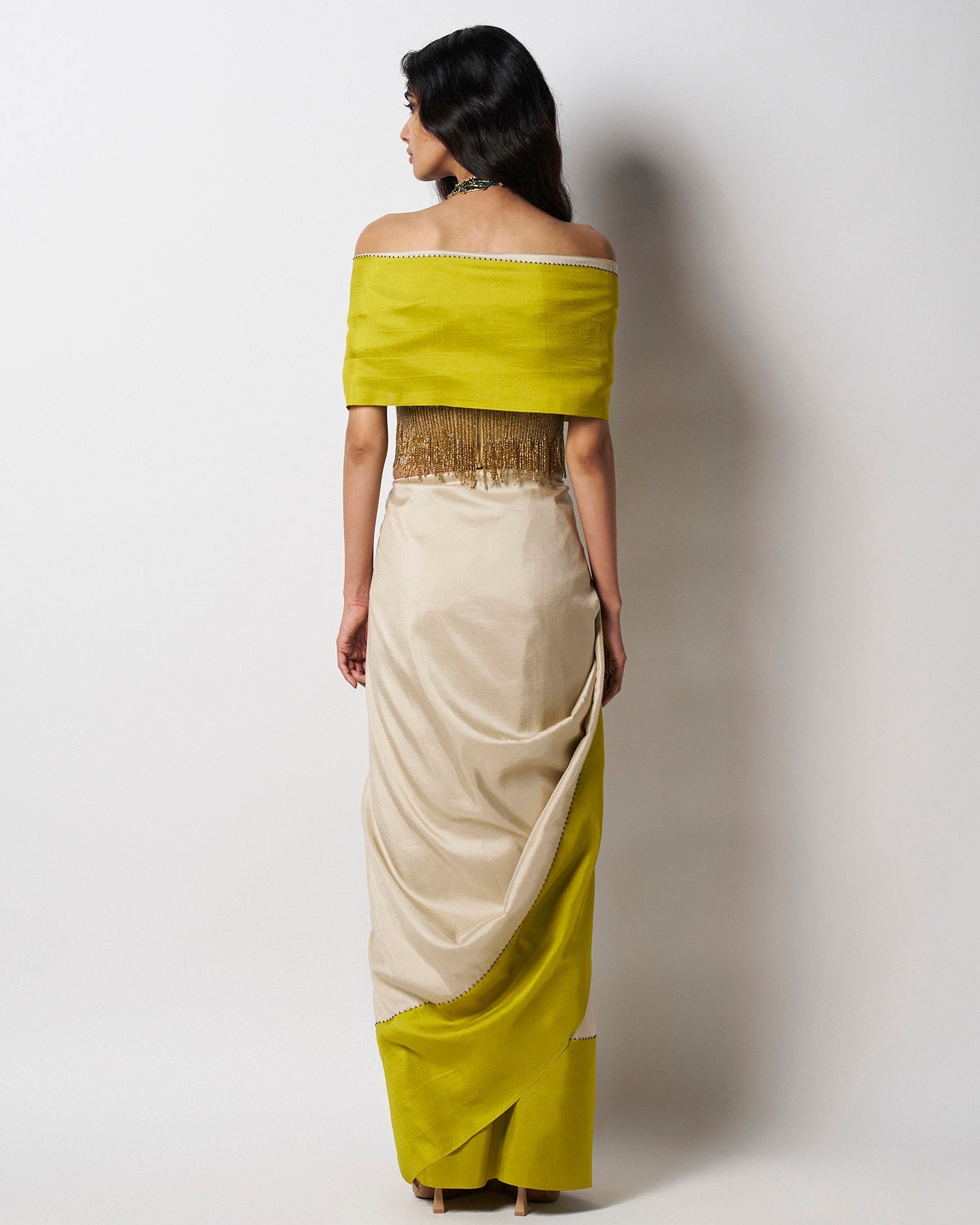 Kansha Sari Back side with Mia Corstet 431-88 Yellow green